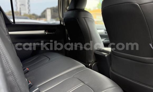 Gura Yakoze Toyota Hiluxe Revo White Imodoka i Kampala mu Uganda Gura Yakoze Toyota Hiluxe Revo White Imodoka i Kampala mu Uganda