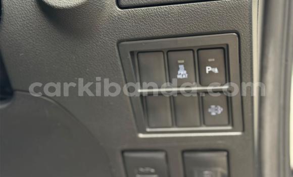 Gura Yakoze Toyota Hiluxe Revo White Imodoka i Kampala mu Uganda Gura Yakoze Toyota Hiluxe Revo White Imodoka i Kampala mu Uganda