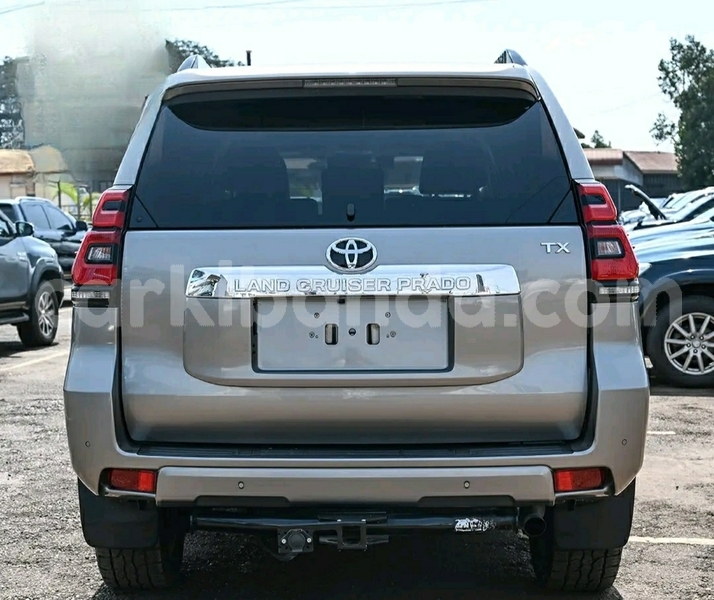 Big with watermark toyota prado uganda kampala 26482