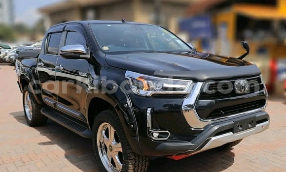 Gura Yakoze Toyota Hiluxe Revo Black Imodoka i Kampala mu Uganda Gura Yakoze Toyota Hiluxe Revo Black Imodoka i Kampala mu Uganda
