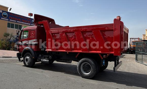 Nunua Imported Mercedes‒Benz 1824 Nyekundu Lori ndani ya Import - Dubai nchini Uganda Nunua Imported Mercedes‒Benz 1824 Nyekundu Lori ndani ya Import - Dubai nchini Uganda