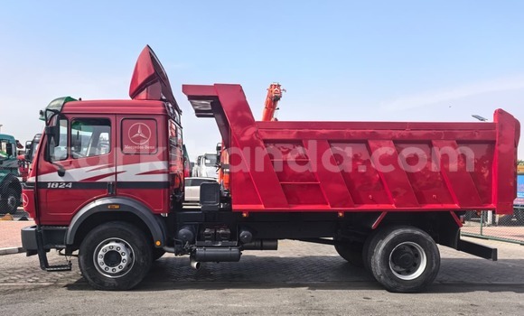 Nunua Imported Mercedes‒Benz 1824 Nyekundu Lori ndani ya Import - Dubai nchini Uganda Nunua Imported Mercedes‒Benz 1824 Nyekundu Lori ndani ya Import - Dubai nchini Uganda