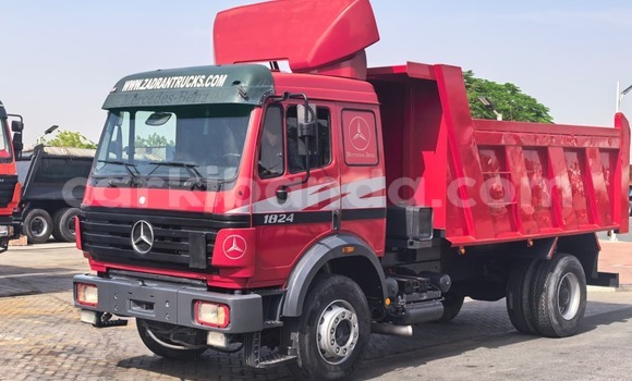 Nunua Imported Mercedes‒Benz 1824 Nyekundu Lori ndani ya Import - Dubai nchini Uganda Nunua Imported Mercedes‒Benz 1824 Nyekundu Lori ndani ya Import - Dubai nchini Uganda