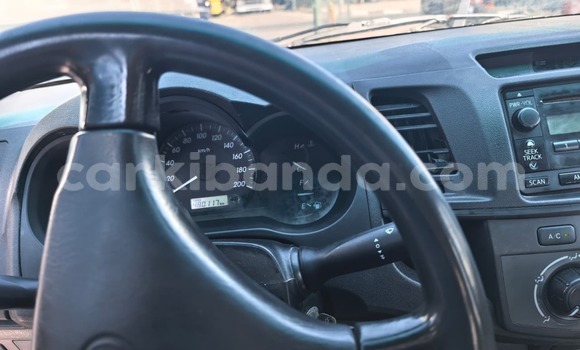 Nunua Imported Toyota Hilux Nyeupe Gari ndani ya Import - Dubai nchini Uganda Nunua Imported Toyota Hilux Nyeupe Gari ndani ya Import - Dubai nchini Uganda