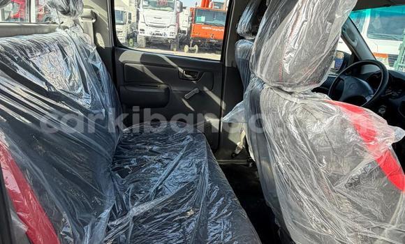 Nunua Imported Toyota Hilux Nyeupe Gari ndani ya Import - Dubai nchini Uganda Nunua Imported Toyota Hilux Nyeupe Gari ndani ya Import - Dubai nchini Uganda