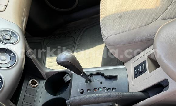 Nunua Imported Toyota RAV4 Nyeupe Gari ndani ya Import - Dubai nchini Uganda Nunua Imported Toyota RAV4 Nyeupe Gari ndani ya Import - Dubai nchini Uganda