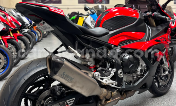 Acheter Occasion Moto BMW S 1000 Rouge à Kalangala, Central Acheter Occasion Moto BMW S 1000 Rouge à Kalangala, Central