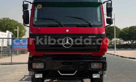 Nunua Imported Mercedes‒Benz 2644 Nyekundu Lori ndani ya Import - Dubai nchini Uganda Nunua Imported Mercedes‒Benz 2644 Nyekundu Lori ndani ya Import - Dubai nchini Uganda