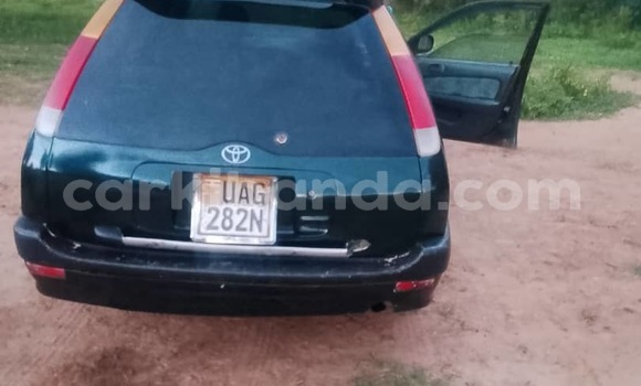 Acheter Occasion Voiture Toyota Carib Rosso Noir à Jinja, Ouganda