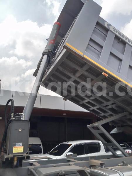 Big with watermark howo sinotruk uganda kampala 26560