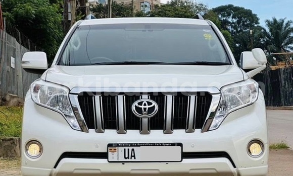 Gura Nshya Toyota Land Cruiser Prado White Imodoka i Kampala mu Uganda Gura Nshya Toyota Land Cruiser Prado White Imodoka i Kampala mu Uganda
