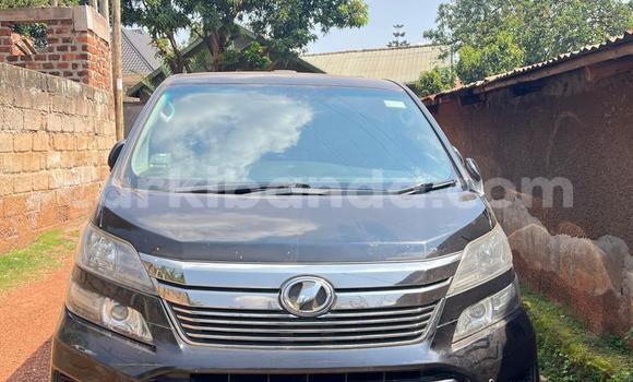 Nunua Ilio tumika Toyota Vellfire Nyeusi Gari ndani ya Kampala nchini Uganda