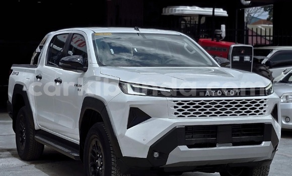 Buy Used Toyota Hilux White Car in Kampala in Uganda Buy Used Toyota Hilux White Car in Kampala in Uganda