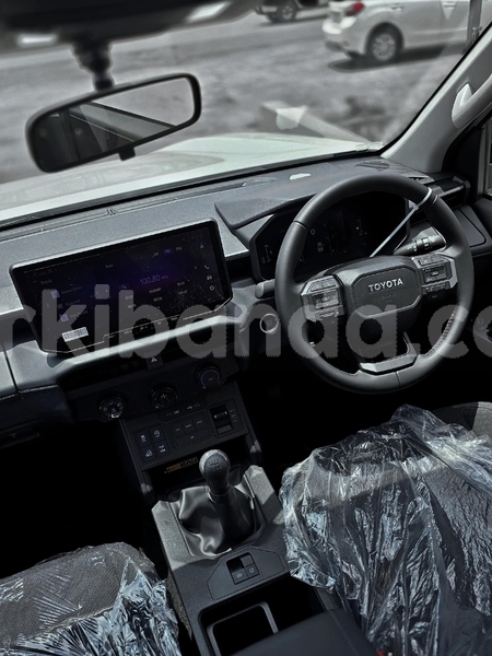 Big with watermark toyota hilux uganda kampala 26567