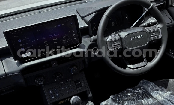 Buy Used Toyota Hilux White Car in Kampala in Uganda Buy Used Toyota Hilux White Car in Kampala in Uganda