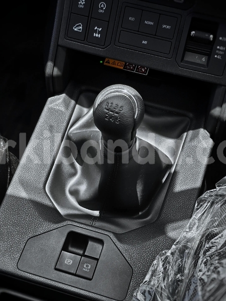 Big with watermark toyota hilux uganda kampala 26567