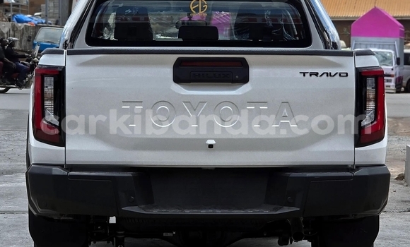 Buy Used Toyota Hilux White Car in Kampala in Uganda Buy Used Toyota Hilux White Car in Kampala in Uganda