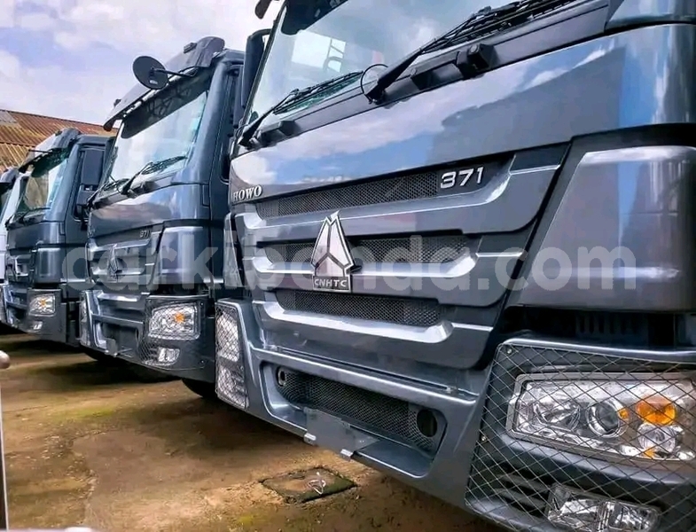 Big with watermark howo sinotruk uganda kampala 26568
