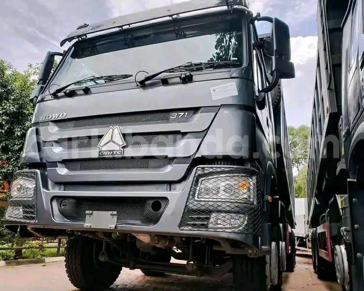 Big with watermark howo sinotruk uganda kampala 26568