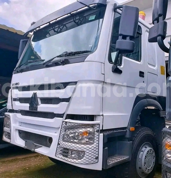 Big with watermark howo sinotruk uganda kampala 26568