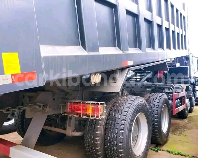 Big with watermark howo sinotruk uganda kampala 26568
