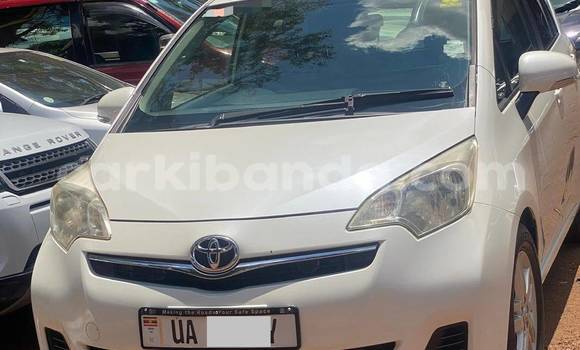 Gura Nshya Toyota Ractis White Imodoka i Kampala mu Uganda Gura Nshya Toyota Ractis White Imodoka i Kampala mu Uganda