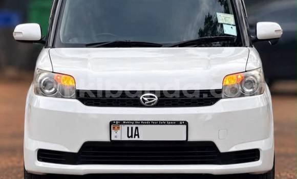 Gura Nshya Toyota 4Runner White Imodoka i Kampala mu Uganda Gura Nshya Toyota 4Runner White Imodoka i Kampala mu Uganda