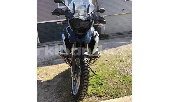 Gura Yakoze BMW R 1200 GS Silver Bike i Kampala mu Uganda Gura Yakoze BMW R 1200 GS Silver Bike i Kampala mu Uganda