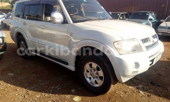 Buy Used Mitsubishi Pajero White Car in Kampala in Uganda Buy Used Mitsubishi Pajero White Car in Kampala in Uganda