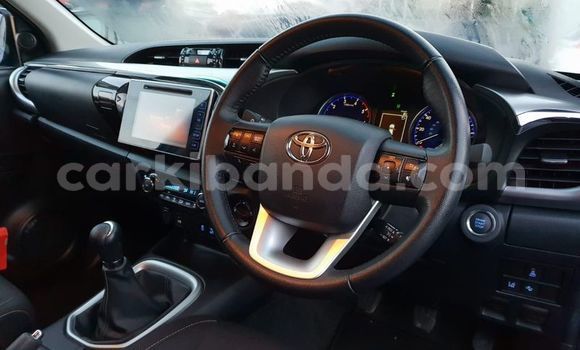 Buy Used Toyota Verso Silver Car in Kampala in Uganda Buy Used Toyota Verso Silver Car in Kampala in Uganda