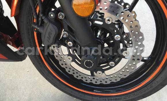 Gura Yakoze Kawasaki Ninja Green Bike i Kampala mu Uganda Gura Yakoze Kawasaki Ninja Green Bike i Kampala mu Uganda