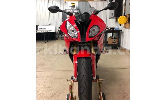 Gura Yakoze BMW S 1000 Red Bike i Kampala mu Uganda Gura Yakoze BMW S 1000 Red Bike i Kampala mu Uganda