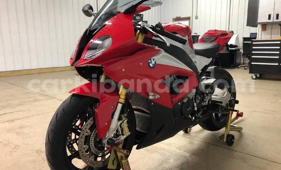 Gura Yakoze BMW S 1000 Red Bike i Kampala mu Uganda Gura Yakoze BMW S 1000 Red Bike i Kampala mu Uganda