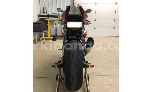 Gura Yakoze BMW S 1000 Red Bike i Kampala mu Uganda Gura Yakoze BMW S 1000 Red Bike i Kampala mu Uganda