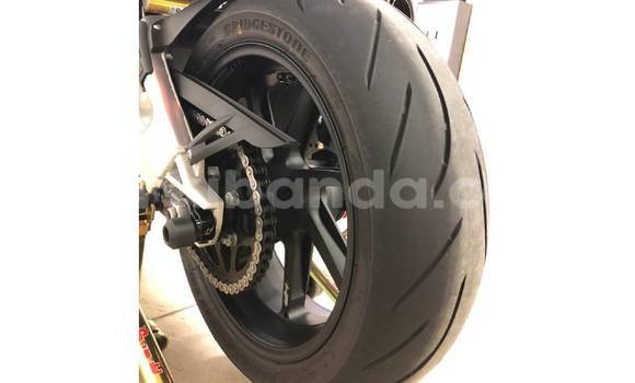 Gura Yakoze BMW S 1000 Red Bike i Kampala mu Uganda Gura Yakoze BMW S 1000 Red Bike i Kampala mu Uganda