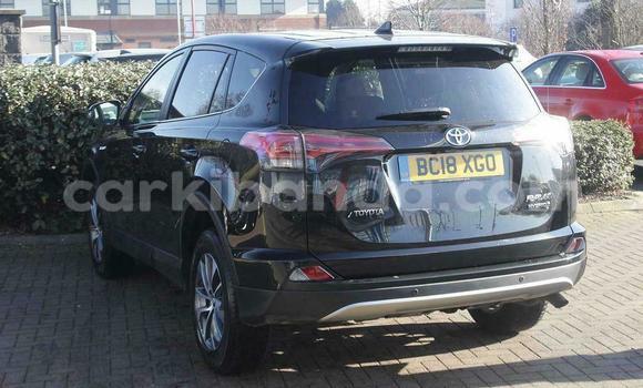 Nunua Ilio tumika Toyota RAV4 Nyeusi Gari ndani ya Kampala nchini Uganda Nunua Ilio tumika Toyota RAV4 Nyeusi Gari ndani ya Kampala nchini Uganda
