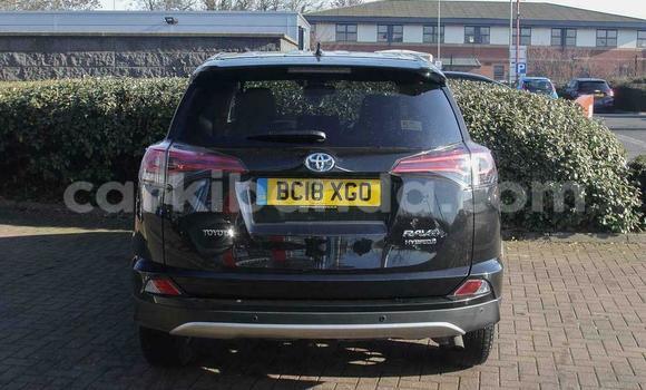 Nunua Ilio tumika Toyota RAV4 Nyeusi Gari ndani ya Kampala nchini Uganda Nunua Ilio tumika Toyota RAV4 Nyeusi Gari ndani ya Kampala nchini Uganda