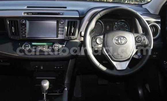 Nunua Ilio tumika Toyota RAV4 Nyeusi Gari ndani ya Kampala nchini Uganda Nunua Ilio tumika Toyota RAV4 Nyeusi Gari ndani ya Kampala nchini Uganda