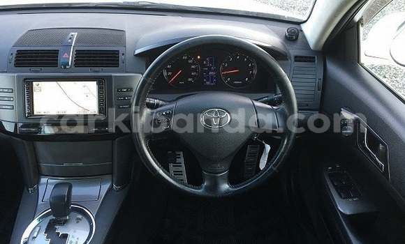 Gura Yakoze Toyota Mark X White Imodoka i Kampala mu Uganda Gura Yakoze Toyota Mark X White Imodoka i Kampala mu Uganda