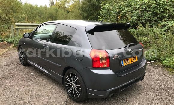 Nunua Ilio tumika Toyota Corolla Nyeusi Gari ndani ya Kampala nchini Uganda Nunua Ilio tumika Toyota Corolla Nyeusi Gari ndani ya Kampala nchini Uganda