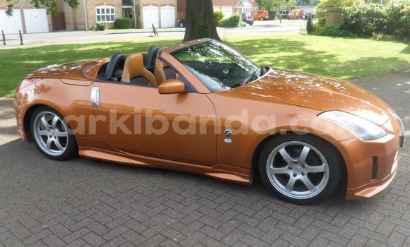 Acheter Occasion Voiture Nissan 350Z Beige à Kampala, Ouganda Acheter Occasion Voiture Nissan 350Z Beige à Kampala, Ouganda