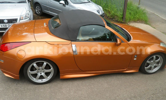 Acheter Occasion Voiture Nissan 350Z Beige à Kampala, Ouganda Acheter Occasion Voiture Nissan 350Z Beige à Kampala, Ouganda