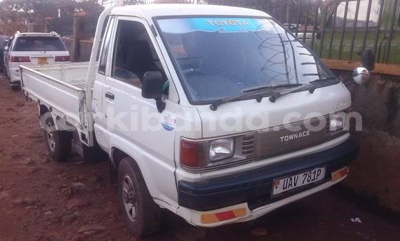 Buy Used Toyota Town Ace White Car in Arua in Uganda