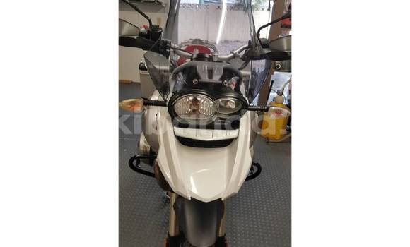 Gura Yakoze BMW GS Beige Bike i Kampala mu Uganda Gura Yakoze BMW GS Beige Bike i Kampala mu Uganda