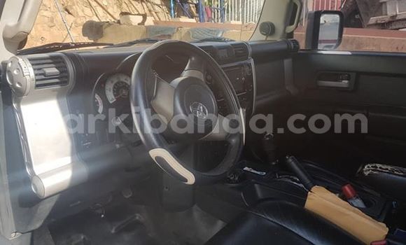 Buy Used Toyota FJ Cruiser Black Car in Kampala in Uganda Buy Used Toyota FJ Cruiser Black Car in Kampala in Uganda