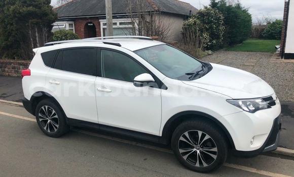 Buy Used Toyota RAV4 White Car in Kampala in Uganda Buy Used Toyota RAV4 White Car in Kampala in Uganda