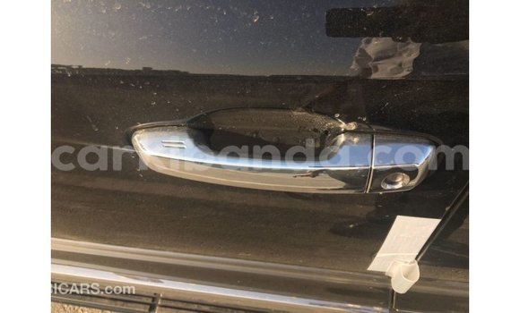 Acheter Import Voiture Toyota Land Cruiser Noir à Import - Dubai, Ouganda Acheter Import Voiture Toyota Land Cruiser Noir à Import - Dubai, Ouganda