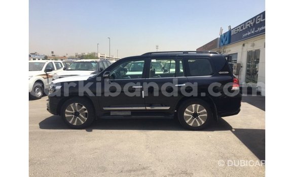 Acheter Import Voiture Toyota Land Cruiser Noir à Import - Dubai, Ouganda Acheter Import Voiture Toyota Land Cruiser Noir à Import - Dubai, Ouganda