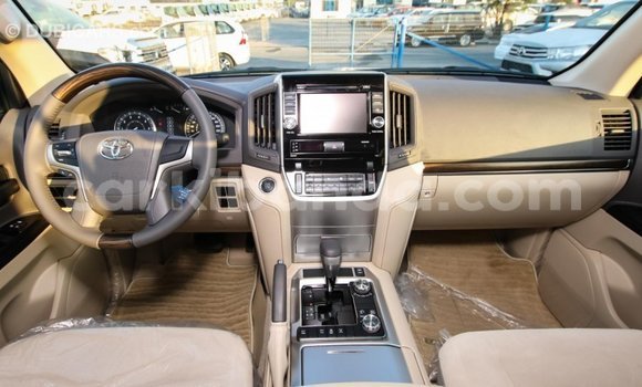 Buy Import Toyota Land Cruiser White Car in Import - Dubai in Uganda Buy Import Toyota Land Cruiser White Car in Import - Dubai in Uganda
