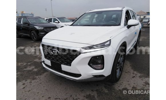 Gura Imported Hyundai Santa Fe White Imodoka i Import - Dubai mu Uganda Gura Imported Hyundai Santa Fe White Imodoka i Import - Dubai mu Uganda